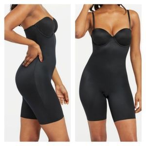 SPANX Suit Your Fancy Strapless Cupped Mid-Thigh M
